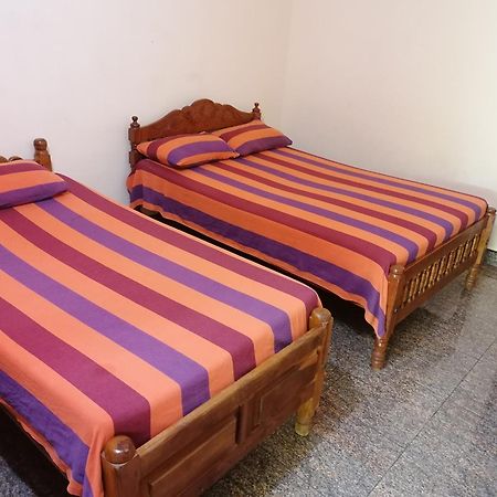 Naaval Beach Villa & Rooms Batticaloa Buitenkant foto