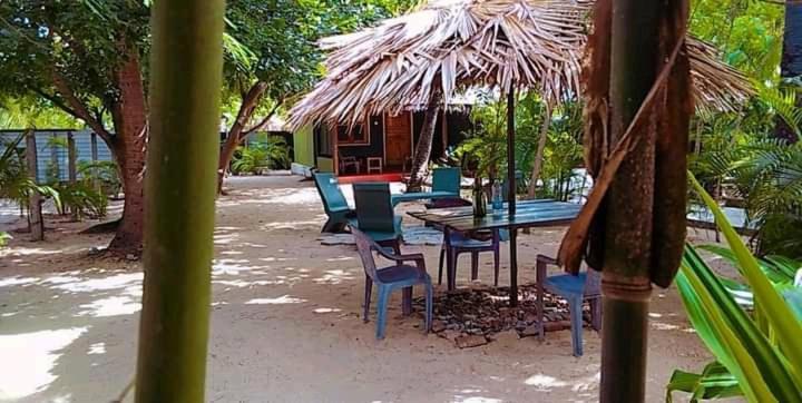 Naaval Beach Villa & Rooms Batticaloa Buitenkant foto
