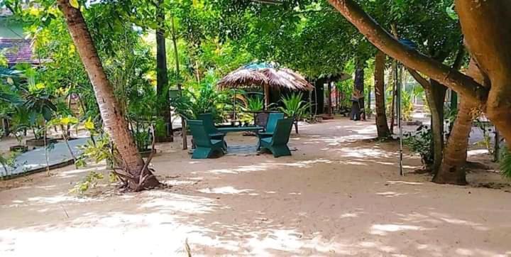Naaval Beach Villa & Rooms Batticaloa Buitenkant foto