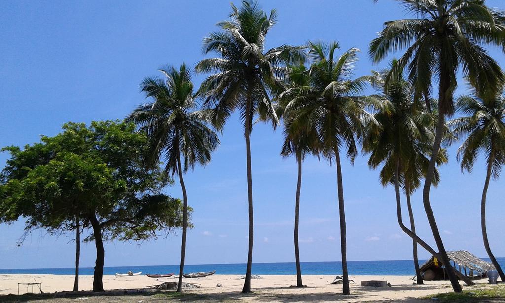 Naaval Beach Villa & Rooms Batticaloa Kamer foto