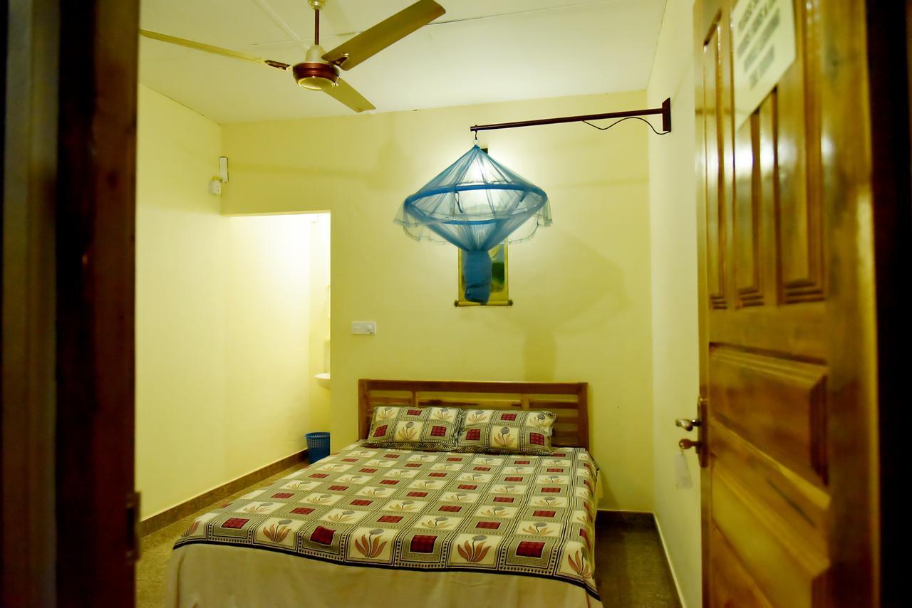 Naaval Beach Villa & Rooms Batticaloa Buitenkant foto