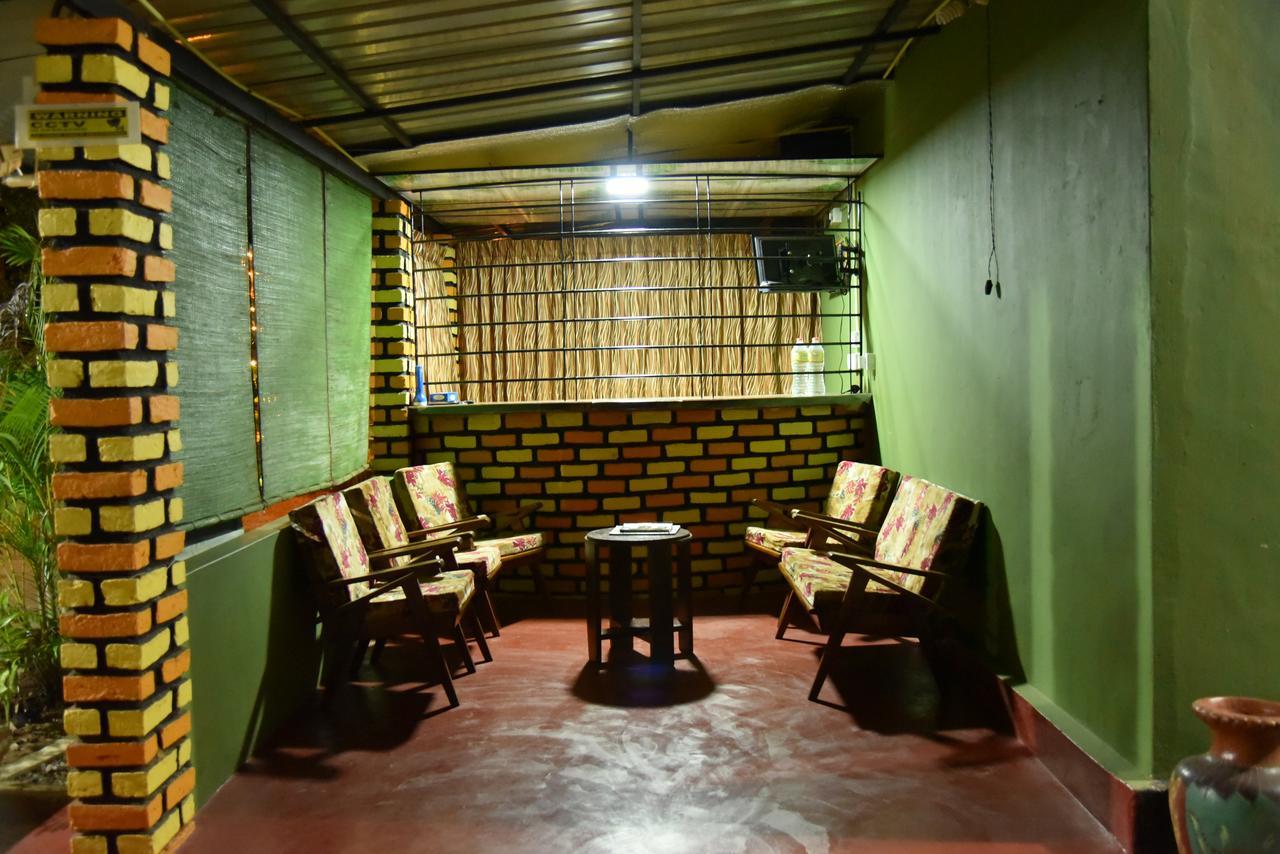 Naaval Beach Villa & Rooms Batticaloa Buitenkant foto